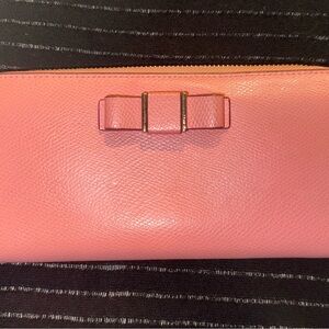 Coach Pink Bow Crossgrain Leather Wallet Accordion Zip Wallet Pre-Loved F52632